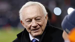 Jerry Jones expresa su frustración en una entrevista de radio