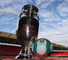 Tuan rumah piala eropa 2020 tersebar di 12 kota besar yakni roma di italia, copenhagen di denmark, baku di azerbaijan, bilbao di spanyol, amsterdam di belanda, serta bucharest di rumania. Uefa Galau Pilih Nama Piala Eropa 2020 Atau Piala Eropa 2021 Urbanasia Com