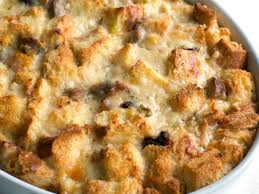 Aromatic capirotada is the mexican version of bread pudding, consisting of old bread, chunks of nuts and fruits, cinnamon, brown sugar, sweet syrup, and cheese on top. Capirotada Estilo Sinaloa Para Cuaresma Con Platano Queso Y Piloncillo