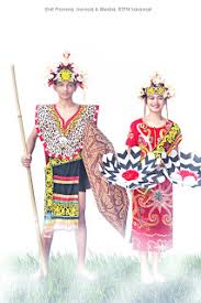 Dec 21, 2013 · • di malaysia, istilah ras dan etnik sering kali dicampuraduk dan digunakan secara bertukar sehingga maknanya menjadi lebih kurang sama. Beauty Of Sarawak Jenis Jenis Pakaian Tradisional Di Sarawak