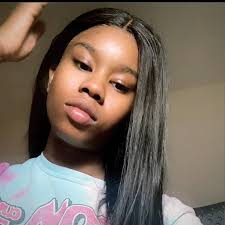 Why does Bluey's character Indy have long hair in one episode?