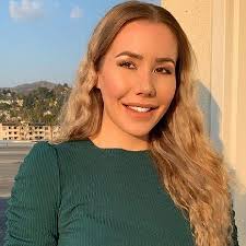 Base notes are caramel, vanilla, musk, tonka bean and sandalwood. Who Is 90 Day Fiance Cast Jasmin Lahtinen Her Relationship With Blake Abelard Birthday And Plastic Surgery