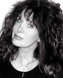 Gloria Morrison's Instagram, Twitter & Facebook