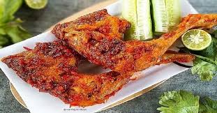 Apa lagi di belakang kemasan. Menyantap Kelezatan Ayam Goreng Bumbu Balado Halus Untuk Makan Malam