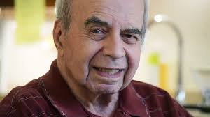 World-class Milwaukee photographer shatters Muslim stereotypes to honor her  father