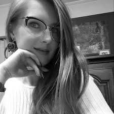 Belgia: od 2027 r. zakaz palenia na tarasach. Rząd federalny zdecydował, że  od 1 stycznia 2027 roku w Belgii obowiązywać będzie zakaz palenia  papierosów i korzystania z e-papierosów na tarasach lokali gastronomicznych