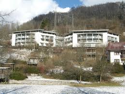 Hier finden sie wohnungen zum kaufen vieler immobilienportale und durch die einfache & schnelle wohnungssuche mit intuitiven filtermöglichkeiten ist das ziel traumwohnung zum greifen nah. Elztal Klinik Oberprechtal Geschlossen Elzach Badische Zeitung Ticket