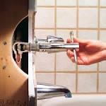 How to repair a leaky bathtub faucet