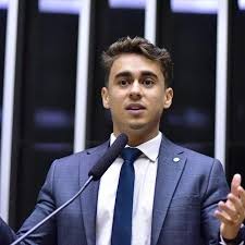 Em áudios, Nikolas chama Vorcaro de 'lindão' e pede ajuda a amigo