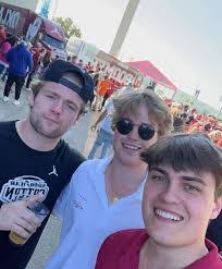 Sam Landry's Instagram, Twitter & Facebook