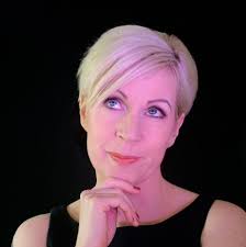 Claire Dawson's Instagram, Twitter & Facebook