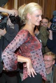 She was a favorite to win but ended up as the 3rd runner up. Miss World Wahl 2002 Parade Der Beschimpften Kandidatinnen Der Spiegel