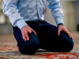 صيغ التشهد وبيان أفضلها ماهي الصيغة الصحيحة للتشهد الأخير في الصلاة أما بعد فقد وردت عدة صيغ للتشهد ثابتة عن رسول الله صلى الله عليه وسلم منها ما أخرجه البخاري ومسلم وابن أبي شيبة عن ابن مسعود رضي الله عنه قال علمني. Ø§Ù„ØªØ´Ù‡Ø¯ Ø§Ù„Ø£Ø®ÙŠØ± ÙÙŠ Ø§Ù„ØµÙ„Ø§Ø© ØµÙ„ÙˆØ§ØªÙŠ