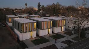 These New Homes Stand Out With Colorful Louvers Park Homes Architect Oak Park