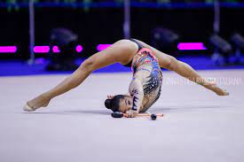 Longines presented last week its longines prize for elegance to italy's rhythmic gymnast alexandra agiurgiuculese. Alex Agiurgiuculese On Twitter E Domani Tre Finali Berlinmasters2017