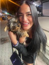 This one has a new boyfriend every holiday and she's here every week🤣  different boyfriend in each bar of Icmeler… don't know if she really knows  who the latest one is🤣 not