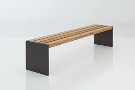 Ihr sachlich zurückhaltendes design ist kennzeichnend für die hockerbank römö. Binga Runge Stadtmobiliar