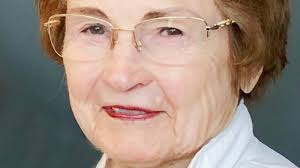 Praegitzer Reynolds, Elvina “Ellie”