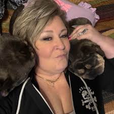 Do I need to remove my acrylics and nail polish for outpatient surgery?