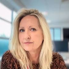 Yesterday I graduated from my Management and Marketing Masters at  University College Cork, I can't believe how fast this past year flew! I  wanted to thank everyone who helped me along the