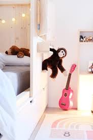 Diy Bett Fur Das Kinderzimmer Wie Aus Dem Ikea Nordli Ein Hausbett Wird Diy Bett Kinder Zimmer Hausbett