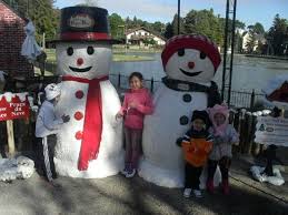 Gramado é bem fria no inverno, mas não se engane. Festival De Inverno Praca Da Neve Picture Of Lago Joaquina Rita Bier Gramado Tripadvisor