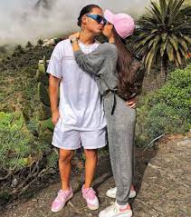 Mario fresh i a cantat alexiei la multi ani live pe scena. Alexia Eram Si Mario Fresh Au Plecat In VacanÅ£Äƒ Inainte De CrÄƒciun DestinaÅ£ia De Vis AleasÄƒ