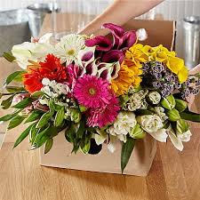 You can choose from floral leaves, flowers, carnations, or even tulips. Wedding Flower Bouquets Bridal Bouquets Online Delivery Ftd