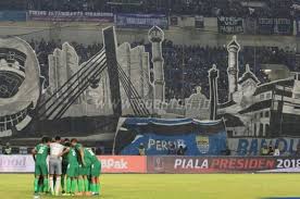 Persib vs persijapersib vs persija read less. Tak Lagi 3d Bobotoh Berikan Koreografi 4d Untuk Persib Bandung Bolasport Com