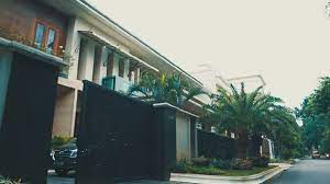 Sarita abdul mukti menjual rumah mewah miliknya di pondok indah seharga rp49 miliar. Lihat Lagi Penampakan Rumah Mewah Sarita Yang Laku Rp 48 M