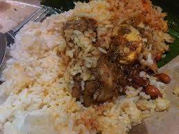 Nasi lemak buluh turut disajikan, rugi tak cuba! Nasi Lemak Bungkus Ayam Rendang Funkyfoodie Journeys