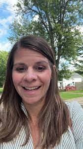 Julie Hackworth's Instagram, Twitter & Facebook