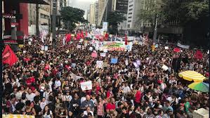 Manifestantes indígenas fazem protesto na paulista pela demarcação da área do jaraguá. Manifestantes Ja Ocupam A Avenida Paulista Contra Cortes Na Educacao Istoe Independente