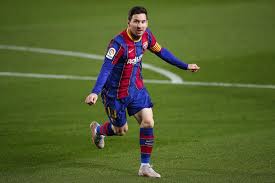 Lionel messi controls the ball during a private photo session for el gráfico magazine on october 12, 2003 in rosario, argentina. Soccer Legend Lionel Messi Scores A 7 3 Million Full Floor Condo In South Florida