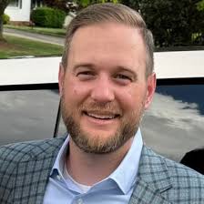 Derek Pedersen's Instagram, Twitter & Facebook