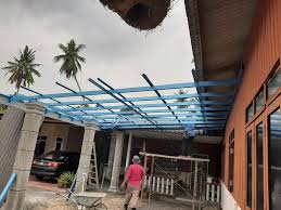Bumbung ganding tertutup (closed couple roof) iii. Geng Besi Biru Batten C Channel Selamat Tengahari Geng Besi Biru Ade Nie Buat Paking Kereta Sambil2 Buat Kerja Bumbung Amik La Sikit Waktu Untuk Kerja Kecik2 Orang Kata Rezeki Jangan D Tolak Insyaallah Siap Hari