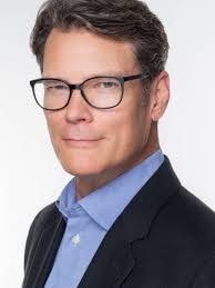 Ronnie Lester's Instagram, Twitter & Facebook