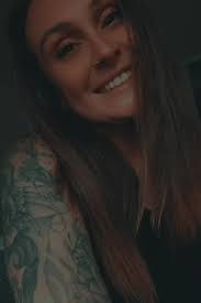 Lorrie Oldham's Instagram, Twitter & Facebook