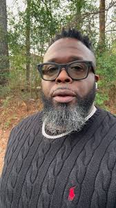 Meet me at @yomamasmeals in Birmingham THIS SATURDAY 10am-1pm!! 🥁 🎶 ,  #brunch #jazz #food #birmingham #chicken #waffles #drums #groovy #shopping  #christmas