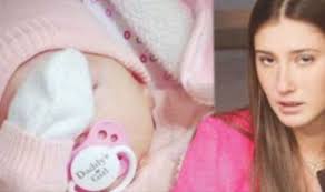 Subaşı'nın üç aylık hamile olması ve ilıcalı'nın muhalefetine rağmen bebeğini doğurma konusunda ısrar etmesi. Acun Ilicali Nin Bebegi Dogdu Iste Ilk Goruntuler Tg Mobile