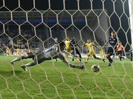 Eduard Adrian Pap in the football match between Universitatea Craiova and  FC Botosani, counting
