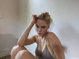 Maika Monroe Nude Photos & Videos 2023 | #TheFappening