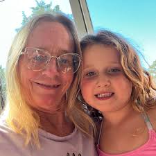 Vicki Trivette Saunders