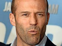 Directed by guy ritchie, the film is from united artists releasing and miramax. Und Action Schauspieler Jason Statham Tritt Schraubverschluss Von Flasche