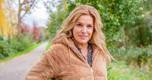 Ze staat op plek 10 van de lijst, dus de kans is groot dat ze een plek krijgt in de kamer. Lucille Gaat De Tweede Kamer In Ik Blijf Een Gelukkig Vrolijk En Enthousiast Mens Politiek Ad Nl