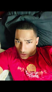 Sean Hillman's Instagram, Twitter & Facebook