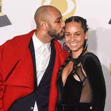 Listen to swizz beatz | soundcloud is an audio platform that lets you listen to what you love and share the sounds you stream tracks and playlists from swizz beatz on your desktop or mobile device. Who Is Swizz Beatz Meet Alicia Keys Husband And Hip Hop Producer