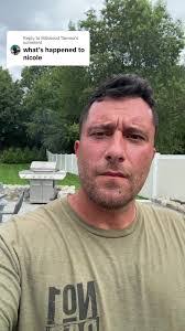 Nicole Messenger's Instagram, Twitter & Facebook