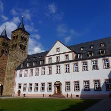 Konstruksi basilika ini dimulai pada 1506 dan rampung pada 1626. Katholische Pfarrgemeinde Ilbenstadt Katholische Pfarrgemeinde Ilbenstadt