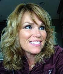 Cindy Thune's Instagram, Twitter & Facebook